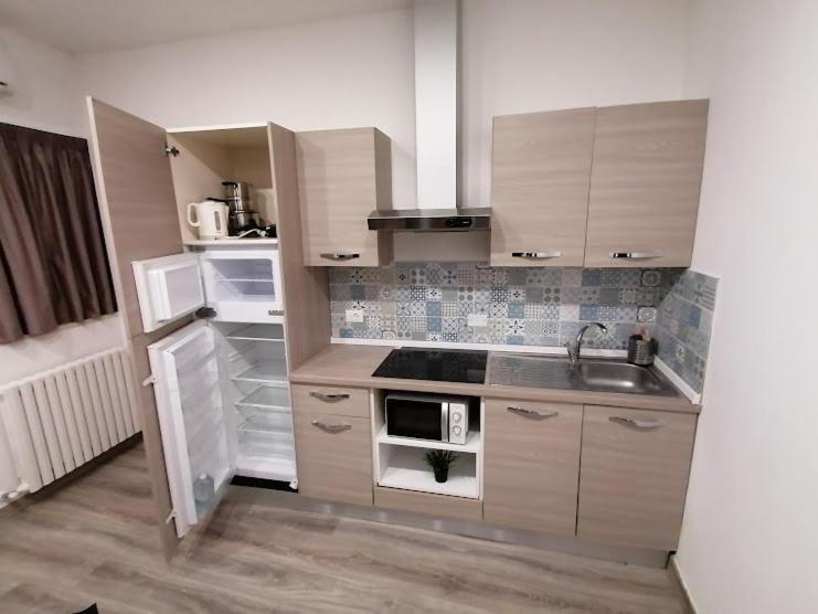 Indipendent Mini Apartment Pescara Centro Esterno foto